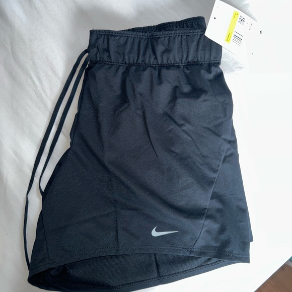 Nike shorts - Picture 4 of 5